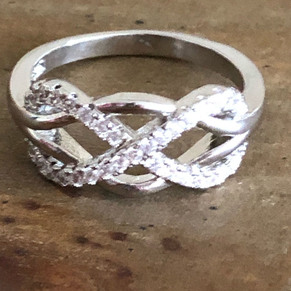 NWOT Sterling silver infinity ring
